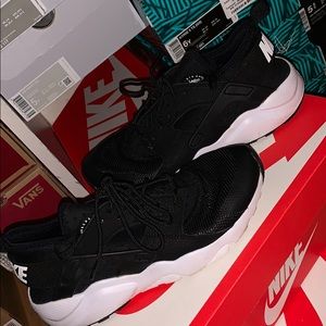 Womans nike huaraches.